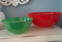 Vintage 1980s Pyrex 2 Mixing Bowl Set Red Green Clear Bottom