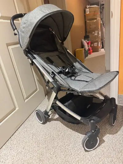 Selling a gently used baby stroller – in excellent condition, only used a few times. • 99% new – no...