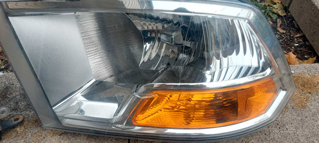 Dodge Ram Headlights in Auto Body Parts in Barrie - Image 2