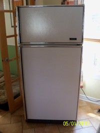 Réfrigérateur Frigidaire 30" blanc