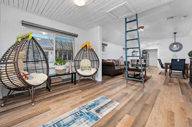 COTTAGE/ HOUSE  in Houses for Sale in St. Catharines - Image 6