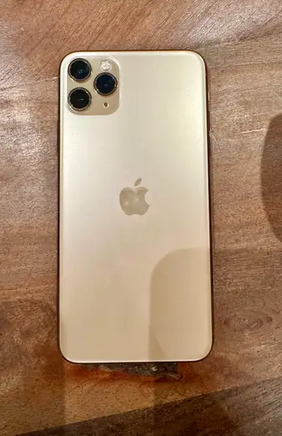 Gold iPhone 11 Pro Max 64GB (Great Condition) Selling my gold iPhone 11 Pro Max in great working con...