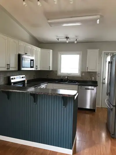 Duplex - 3 bedrooms, bright and specious available for rent in Whitehorse (Copper Ridge); an excelle...