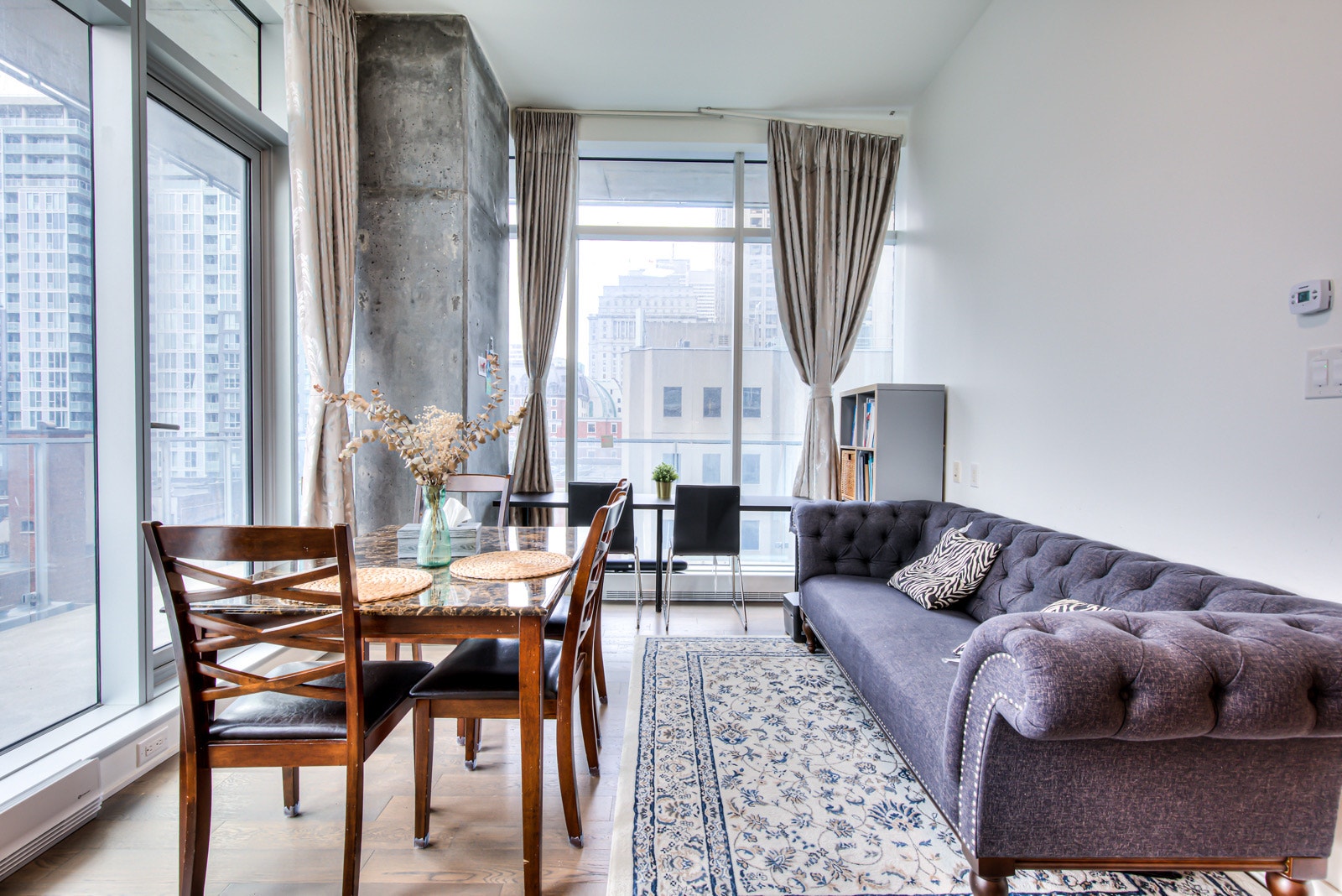 Downtown Montreal | 4.5 Condo | Pool, Gym & 24/7 Security — photo 2