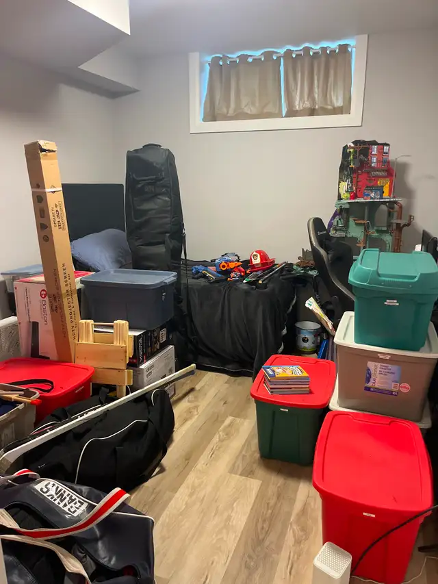 Room for rent. Female only. in Room Rentals & Roommates in Oshawa / Durham Region - Image 3
