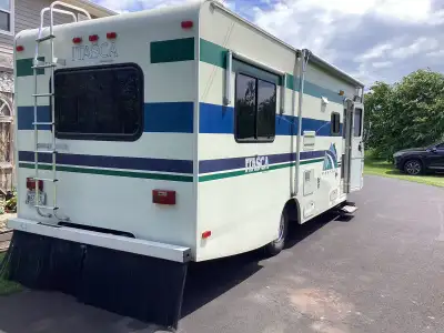 This RV is in good condition with 65000 miles 454 engine and very well maintained tires are like new...