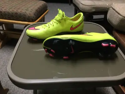 Spikes soccer, baseball ou autres sports, 5 points, View more