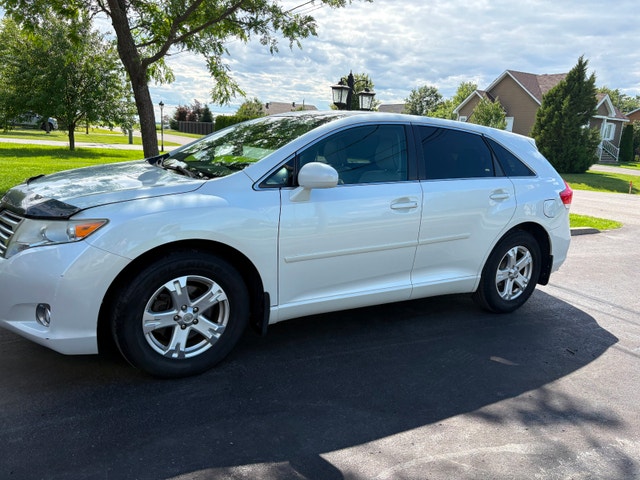 Toyota Venza 2011 AWD limited — photo 2
