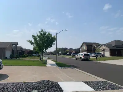 3 rooms are available for rent in a raised ranch house in a beautiful South Windsor neighborhood - F...