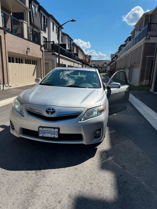 Toyota Camry Hybrid - 2011 in Cars & Trucks in Oakville / Halton Region