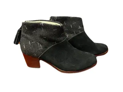 Women’s Toms black suede and dotted wool ankle boots - size 7.5, View more