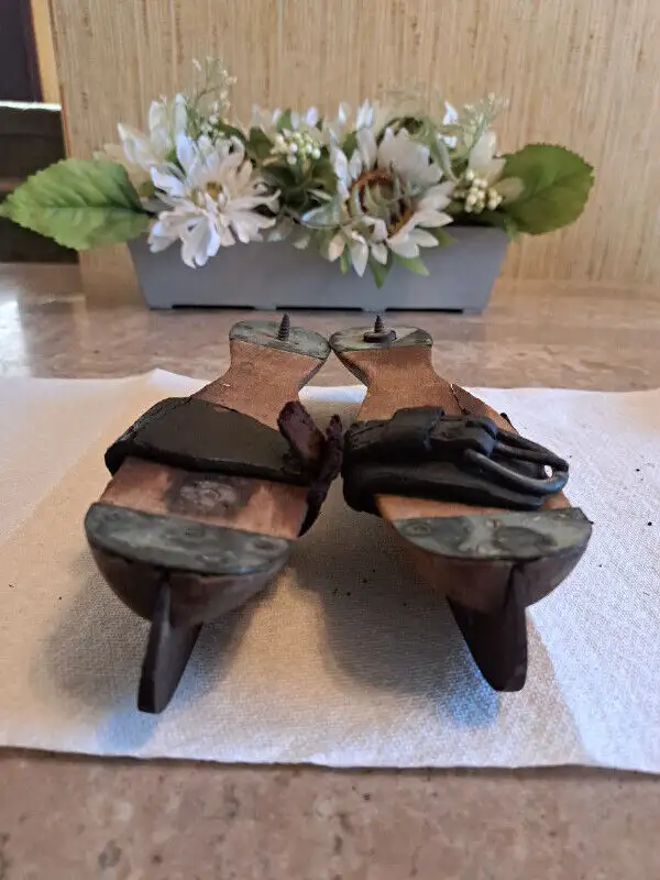 Antique Ice Skate's64959962624643125