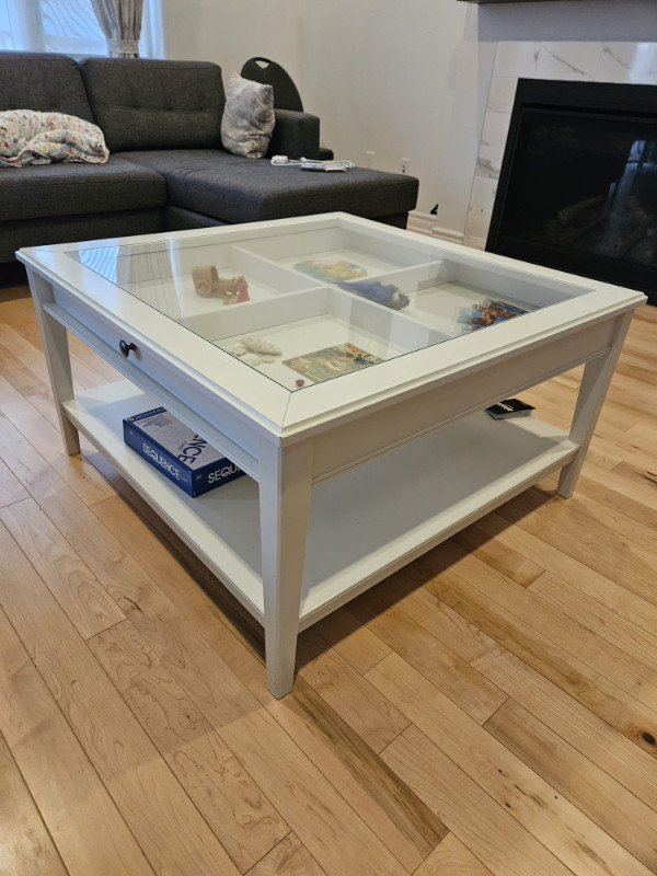 White Coffee Table (Size: 36 5/8 x 36 5/8") in Coffee Tables in Ottawa