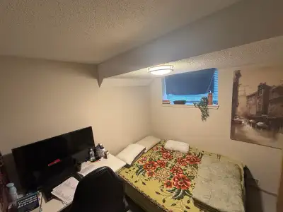 Looking for a clean and comfortable space to call home? I am offering a private bedroom for rent in...