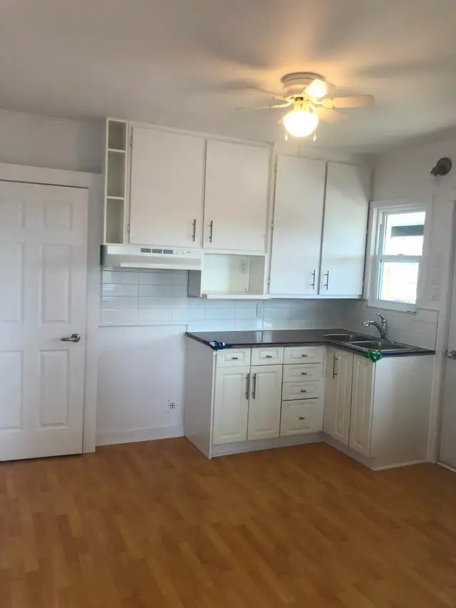 À louer, petit 4 ½ au 2e étage. À 10 minutes de Lachute