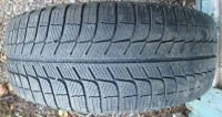 One Michelin X-Ice i3 215/60R16