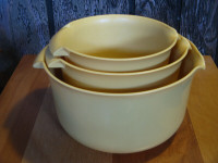 Vintage, Crownware Canada, Set of 3 mixing Bowls, Plastic Harves