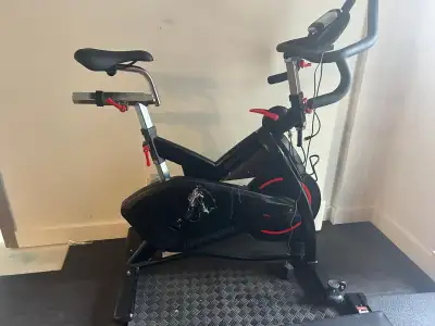 Louis Garneau ‘Stage’ Spin Bike — great condition BLACK, View more