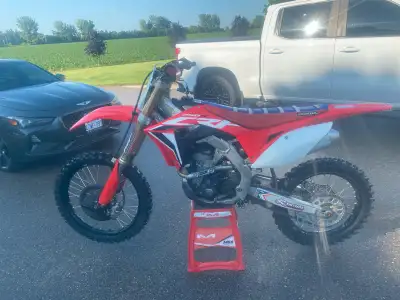 2020 Crf 250R asking $6,000.00 Comes with a back sand tire as well as an intermediate tire. Three se...