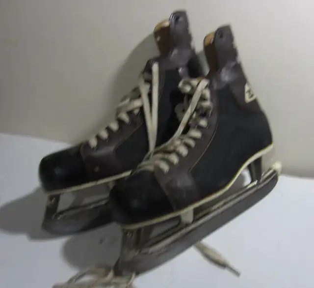 Vintage Daoust  Men’s  Skates Size:10 JJD-051) in Skates & Blades in City of Toronto - Image 4