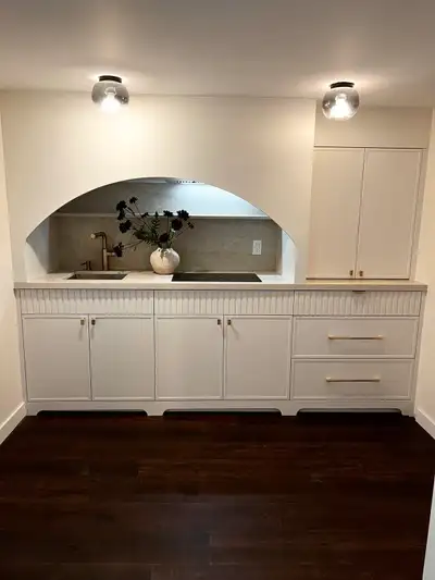 ~700 sq ft with comfortable 7 ft ceilings | 6 min to GO & 401/407 • Stunning scullery kitchen with c...