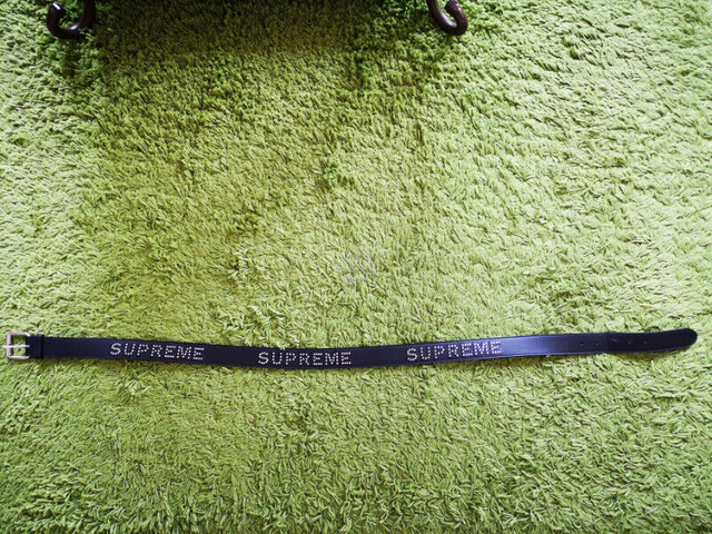 SUPREME Studded Logo Leather Belt L/XL SS18 Used in Men's in Markham / York Region - Image 2