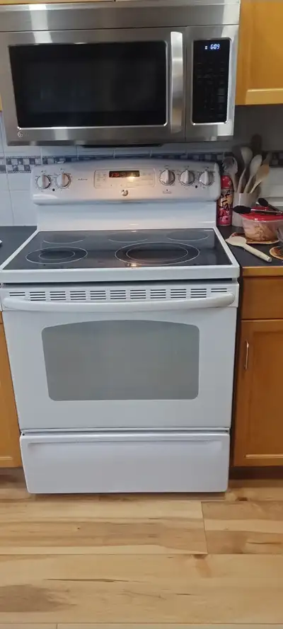 GE Convection oven, View more