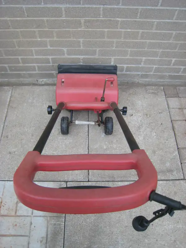 Spectra Tools electric snow shovel thrower 6.5 amp 12" in Snowblowers in City of Toronto - Image 4