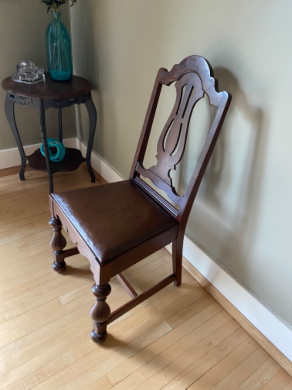 Dining room suite 100 years old Hutch, China and Table Dining
