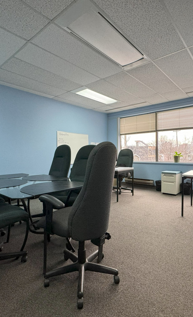 750 Sq. Ft Office for sublease. Medical building in Commercial & Office Space for Rent in Ottawa - Image 3