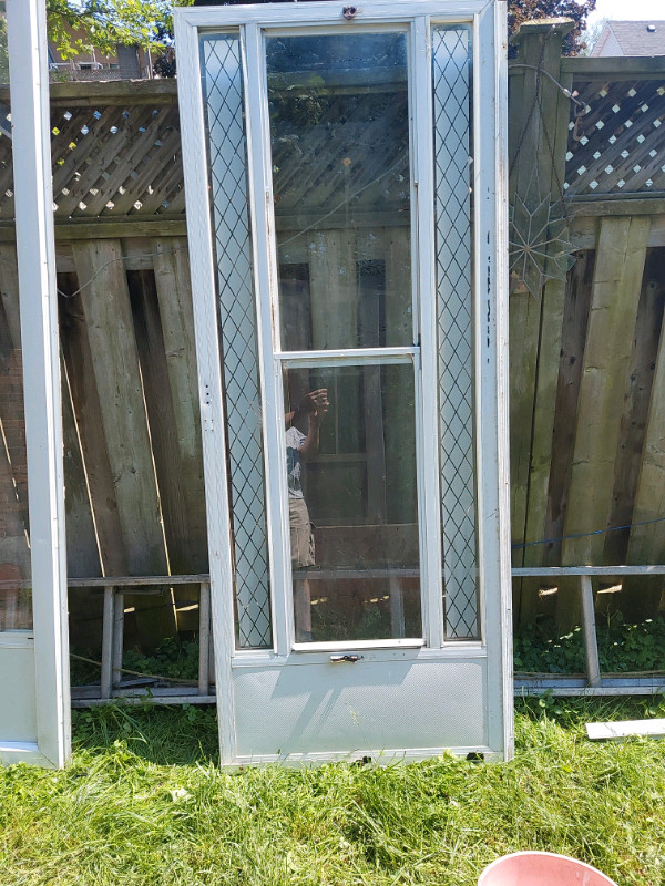 Screen door
$60 in Windows, Doors & Trim in Oshawa / Durham Region