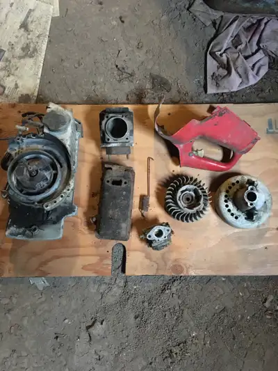 disassembled incomplete unit,carb,barrel,crankcase etc,only parts shown in photo,will ship,no text,c...