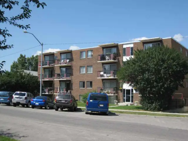 RENOVATED 1BR suite in SUNALTA - 15 min to downtown