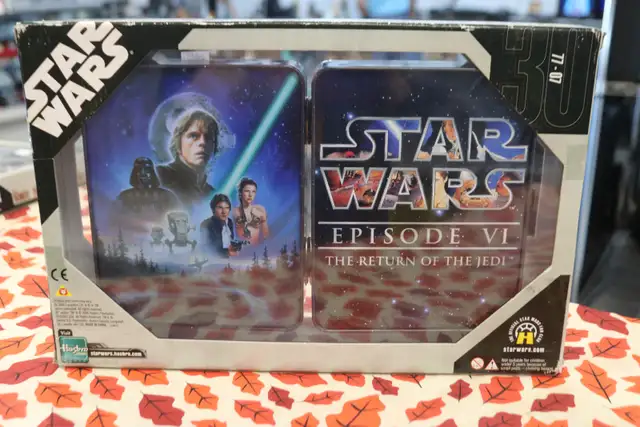 Commemorative Tin Collection Star Wars 30th Figure 4 Pack(#6453) in Arts & Collectibles in City of Halifax - Image 6