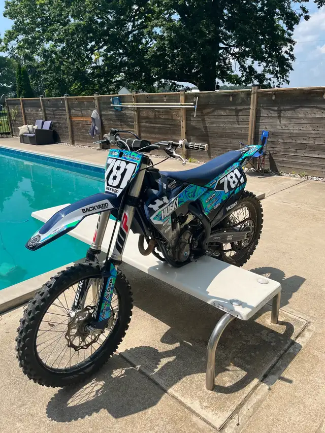 2019 fc250 in Dirt Bikes & Motocross in London - Image 4