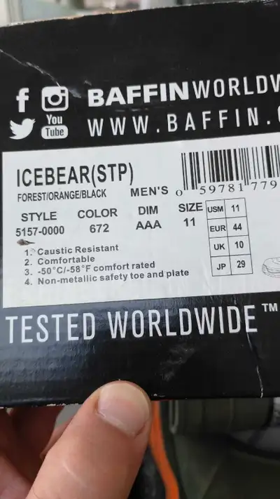 I am selling a brand new pair of Baffin Icebear safety toe and plate boots in size 11 US mens. These...