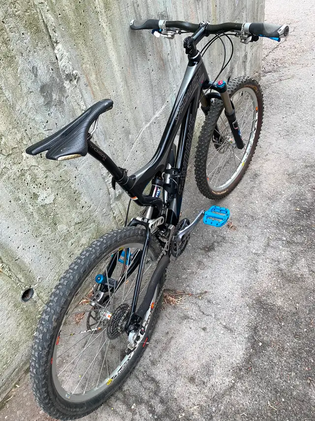 S-Works carbon fiber full suspended enduro bike like new tuned!62854395740545122