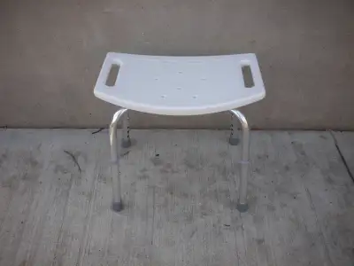 Bath tub chair like new, View more