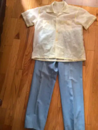 I have 2 pairs of pants. Golf blue colour. Yellow shirt. Cotton Ply mix Size Large and 34 and 36 pan...