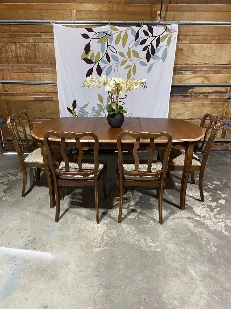 Antique French Provincial table/chairs/leaf Dining Tables & Sets