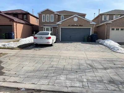 This home located at Ellesmere and Meadowvale road intersection, close to Centennial college and UFT...