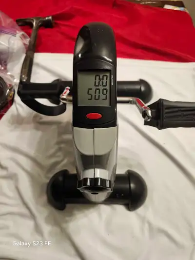 Mini Pédalier d'Exercice Soozier - Vélo d'Appartement avec Écran, View more