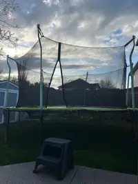 15’ trampoline 