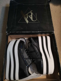 YRU Platform Sneakers 