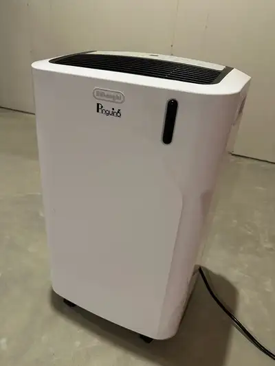 Never Used DeLonghi Pinguino Portable Air Conditioner – Brand New Condition Selling a DeLonghi Pingu...