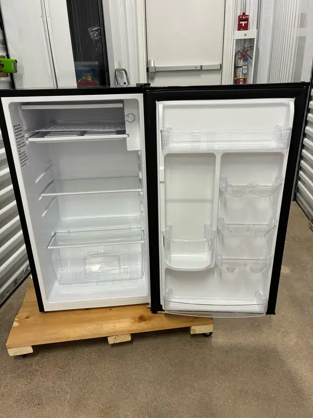 Hamilton Beach Mini Fridge479102393490483203