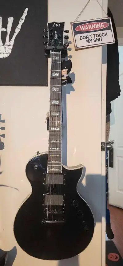 Orillia..ESP.LTD EC 1000 DELUXE COPY, View more