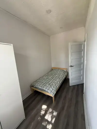 ETOBICOKE/MIMICO RENT ROOM