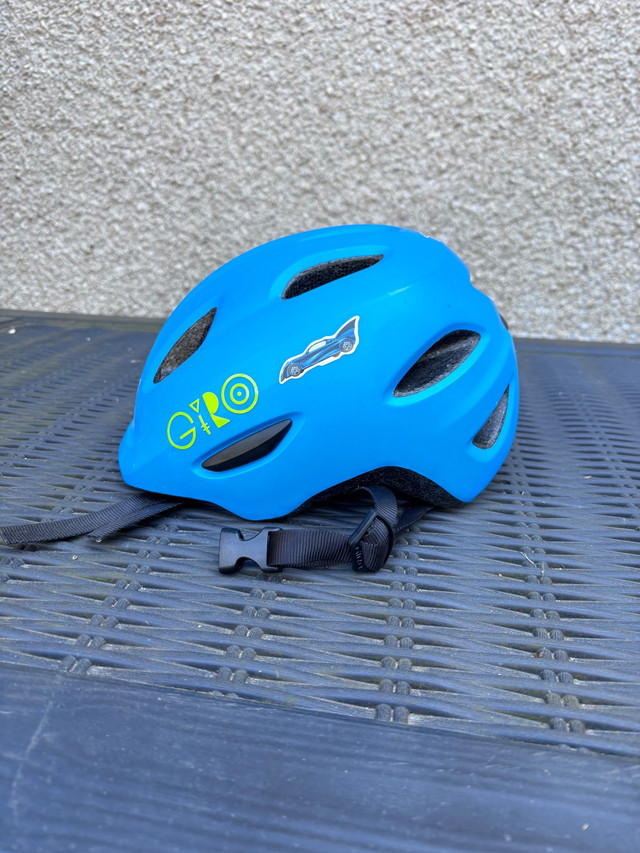 Kids bicycle helmet in Kids in Ottawa - Image 2