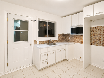 Clean & Bright 4½ Apartment for Rent, Le Sud-Ouest, $1,295/month, July 1 Clean and bright 4½ apartme...